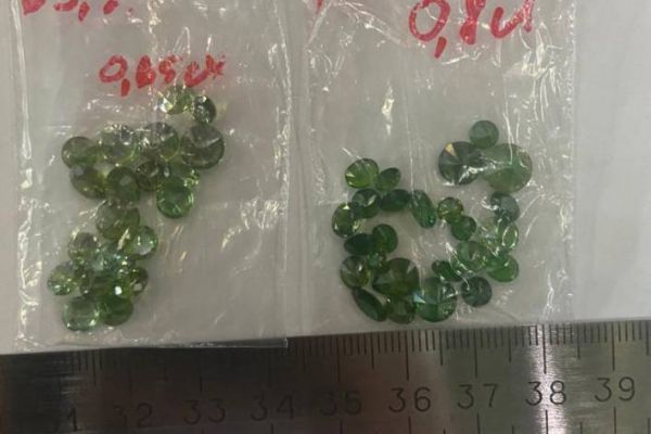 Контрабандист пытался выслать из Екатеринбурга в Китай драгоценности за 3,2 млн рублей под видом бижутерии