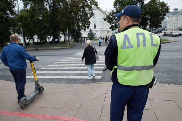 На Среднем Урале возбудят уголовное дело на подростка, который на электросамокате сбил ребенка