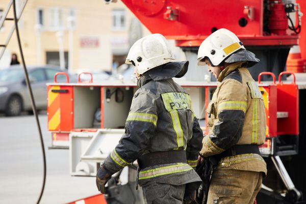 В МЧС назвали причину пожара в многоэтажке на Союзной в Екатеринбурге