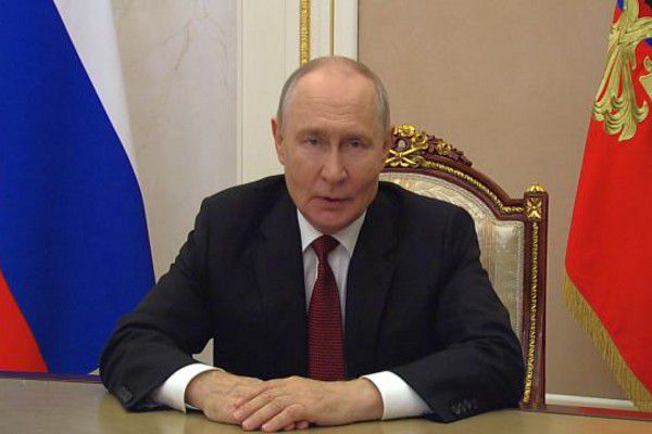 «Давайте вместе менять мир»: Владимир Путин обратился к участникам МФМ в Екатеринбурге