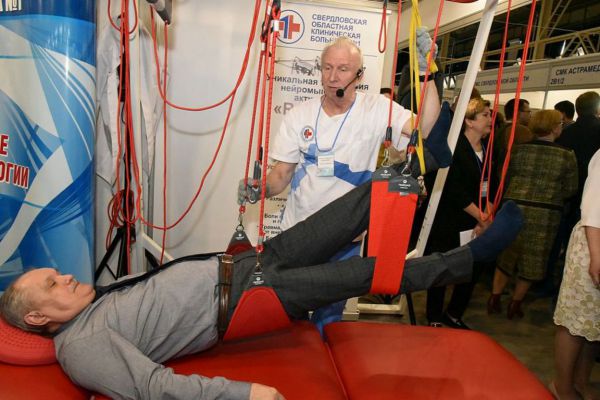 Гериатры помогут пожилым свердловчанам избежать переломов шейки бедра