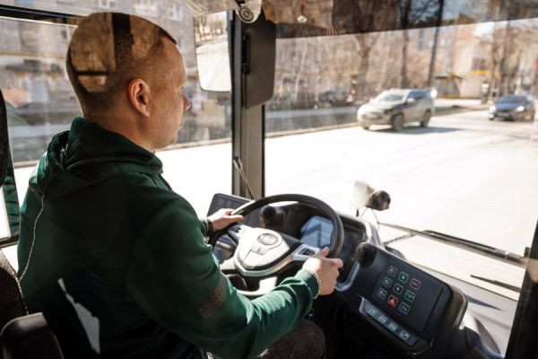 В Екатеринбурге зарплата водителей «Гортранса» увеличилась до ста с лишним тысяч рублей