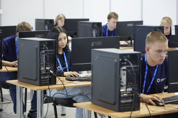 Зарплаты специалистов по робототехнике на Урале взлетели на 53%