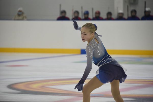 Более 350 юных фигуристов  вышли на старт межмуниципальных  соревнований «Тагильская снежинка»