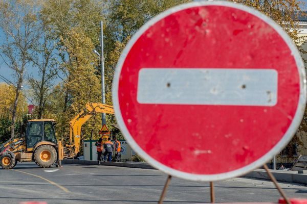 Ремонтники закроют движение по Шефской в Екатеринбурге