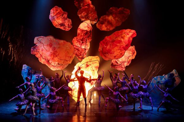 Урал выходит на сцену: пять спектаклей представят на премии «Золотая маска»