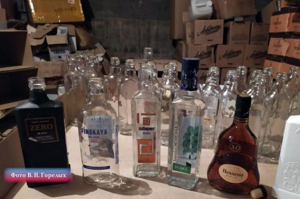За год свердловская полиция ликвидировала 12 подпольных цехов по производству алкоголя