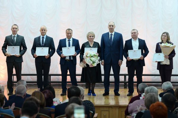 Медработников региона премировали за передовые стандарты