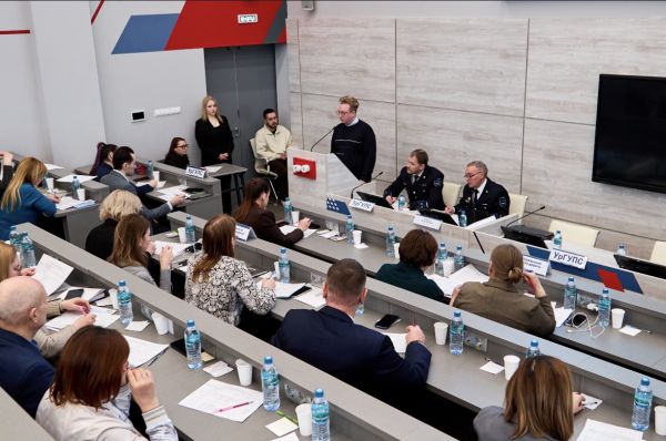 В УрГУПС стартовала работа комиссии по трудоустройству. На одного выпускника – до семи предложений