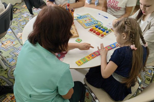 Свердловские власти выделили более 400 млн рублей на дополнительные программы для особенных детей