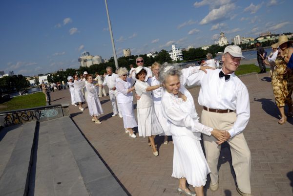 Закружатся пары под музыку Победы