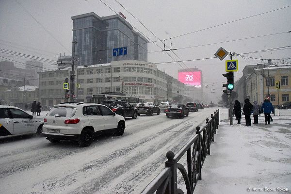 Побили вековой рекорд: метеорологи объяснили, почему в апреле в Екатеринбурге снег и когда он исчезнет