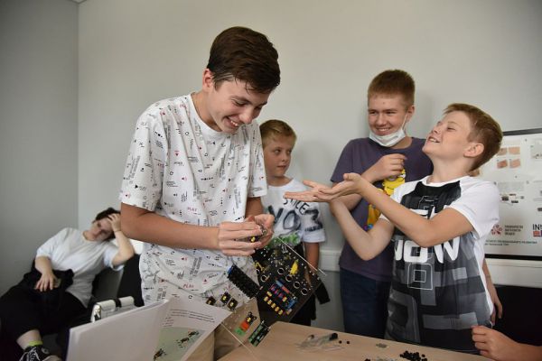 Стало известно, сколько родители тратят на допобразование детей