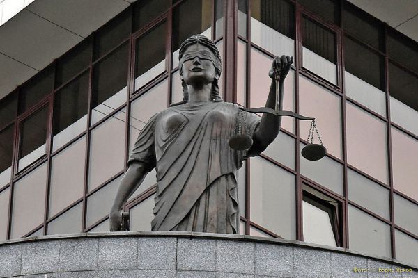 В Екатеринбурге глава финансовой пирамиды «Золотой векъ» получил шесть лет колонии