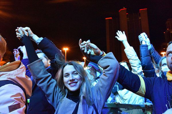 Посетители «Ночи музыки» в Екатеринбурге станцуют на дискотеке 80-х и 90-х