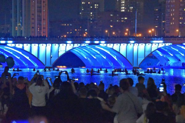 На Макаровском мосту в Екатеринбурге включили новую подсветку