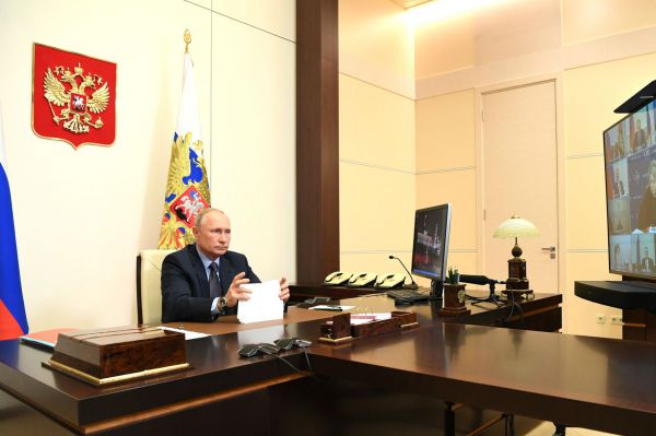 Владимир Путин пообещал избавить соотечественников от беготни по инстанциям