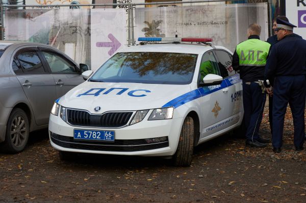 В Екатеринбурге массовое ДТП парализовало движение по развязке у «Калины»