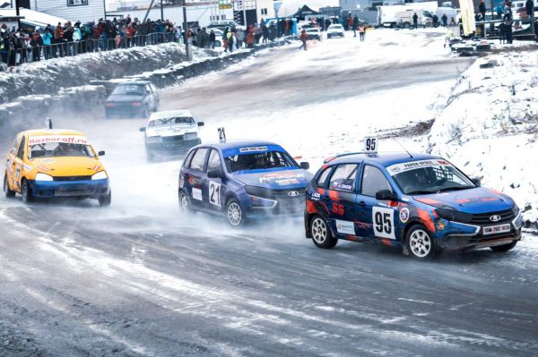 «Новый поворот» Дедов Морозов. В Березовском пройдут сказочные автогонки