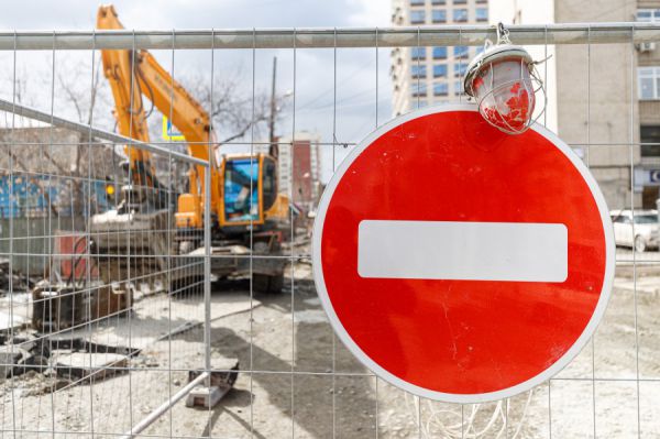 В Екатеринбурге продлили закрытие движения транспорта по улице Пушкина