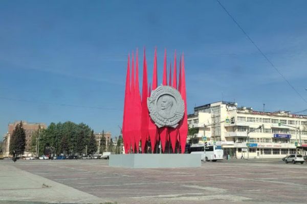 На главной площади Уралмаша предложили изменить схему движения транспорта