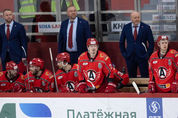 «Автомобилист» проиграл «Металлургу» в первом матче полуфинала Кубка Гагарина