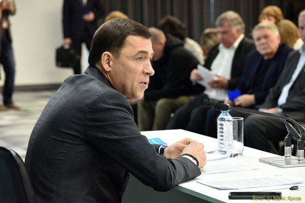 Народ устал сидеть дома без денег и обозлился. Как жить? Что на это отвечает губернатор