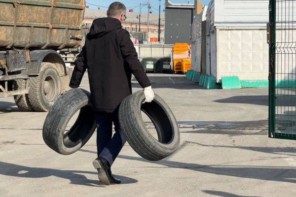 Не на свалку, а на переработку. В Екатеринбурге откроют мобильный пункт по приему шин