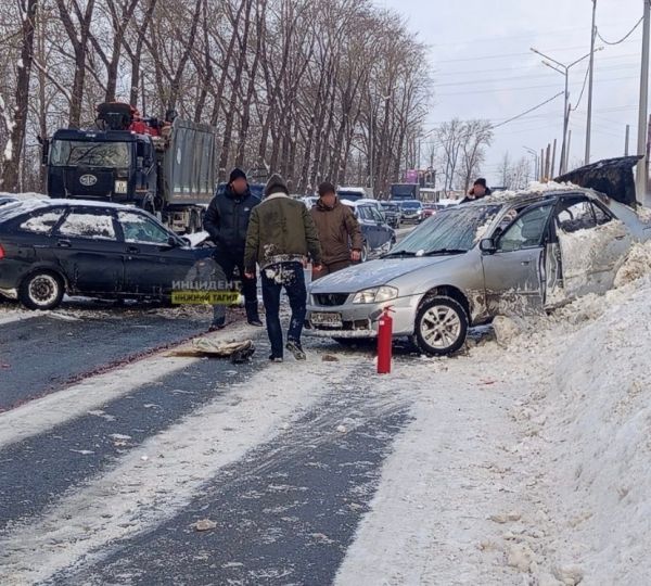 Врач из тагильского СИЗО спасла жизнь водителю, пострадавшему в лобовом столкновении