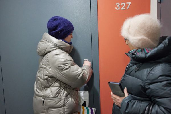 Более 56 тысяч уральцев обезопасили свою недвижимость, установив запрет на совершение сделок без личного участия