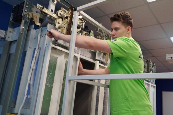Эксперты узнали, каким профессиям хотят обучаться  выпускники 2026 года