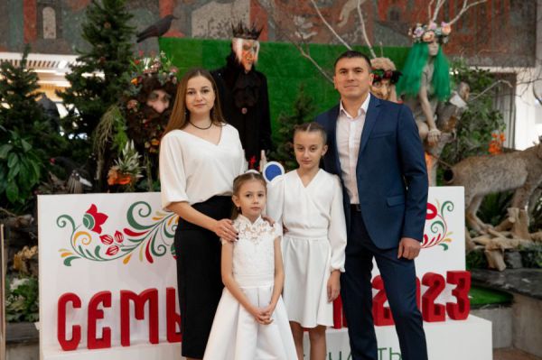 Евгений Куйвашев  поручил кабмину развивать систему поддержки семей с детьми