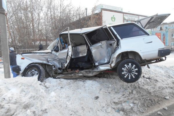 На Сортировке неопытный водитель устроил ДТП