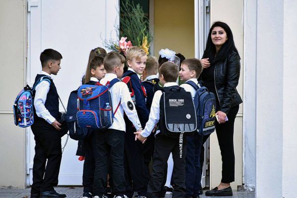 Путин объявил о выплате на каждого школьника по 10 тысяч рублей