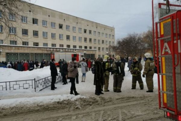 Из больницы в Нижнем Тагиле срочно эвакуировали 530 человек