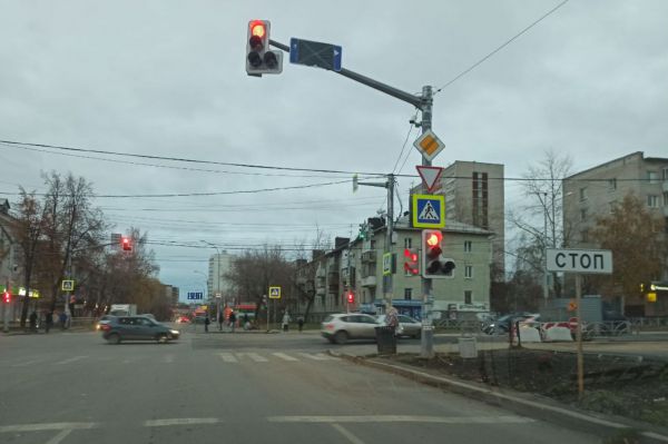 В Екатеринбурге возле «Парк Хауса» открыли движение для транспорта