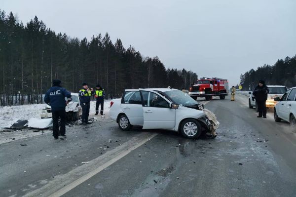 В Березовском районе произошло смертельное столкновение Lada и BMW