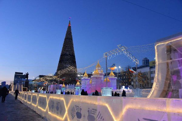 Ледовый городок в Екатеринбурге закроют на месяц раньше – 16 января