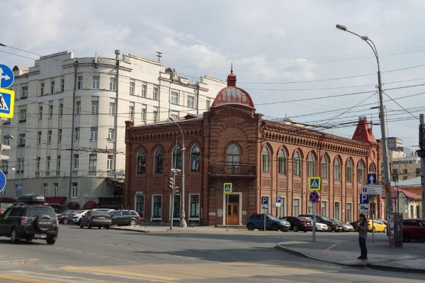 Свердловские власти отремонтируют дом-памятник в центре Екатеринбурга