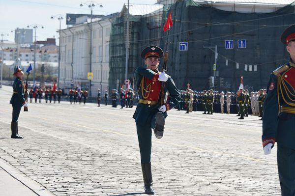 19 апреля состоится еще одна репетиция парада Победы. Рассказываем, какие дороги закроют