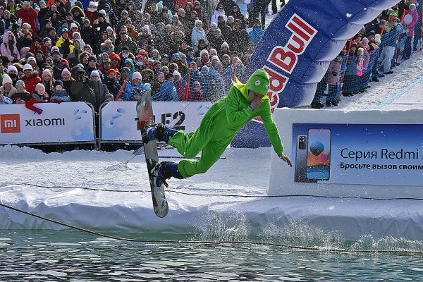Фоторепортаж: на Уктусских горах затонул «Титаник»