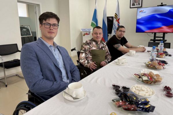 Три автомобиля передали свердловским ветеранам СВО