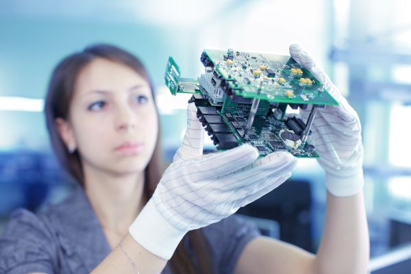 Сделано на Урале: свердловские компании переходят на отечественную электронную базу