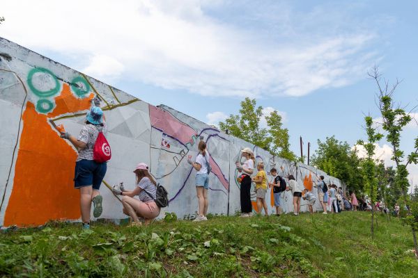 Екатеринбуржцы создали арт-объект для фестиваля Stenograffia