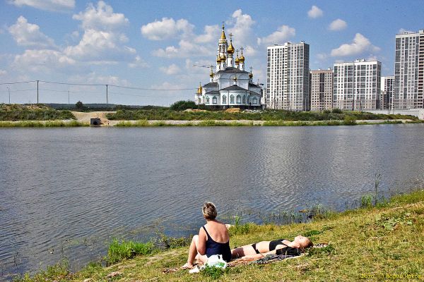 В Преображенском парке в Академическом открыли собственный пляж