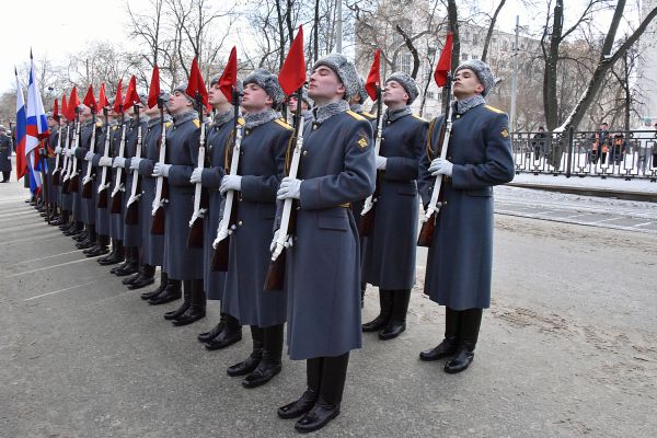 Для свердловчан началась короткая рабочая неделя перед 23 февраля