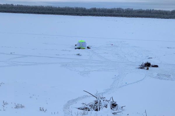 Два свердловских рыбака отравились газом, когда обогревали палатку: один погиб