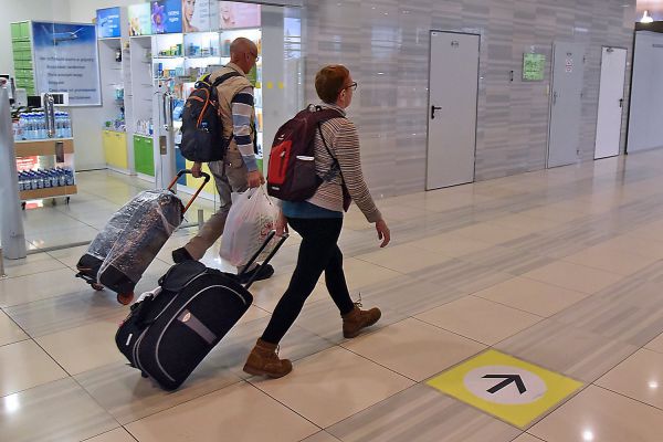 Застрявших на Пхукете уральцев вернули домой