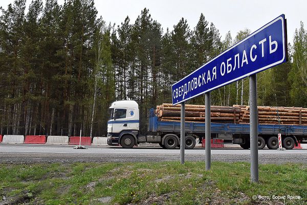 Таможенники стали досматривать лесоматериалы в Екатеринбурге