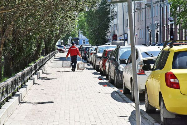 Свердловчане рассказали, какую работу считают самой подходящей для подростков